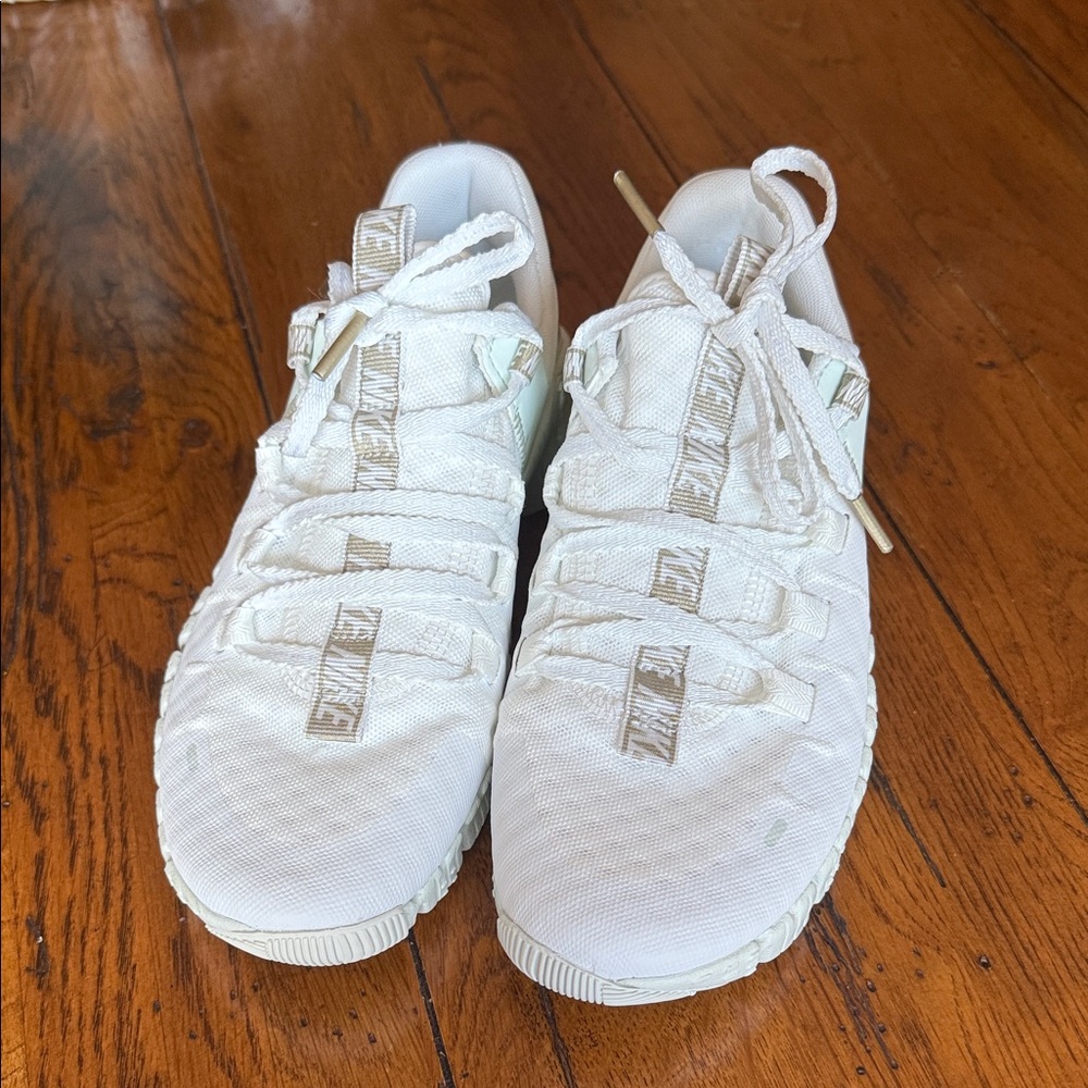 Nike Women's Metcon free 5 premium